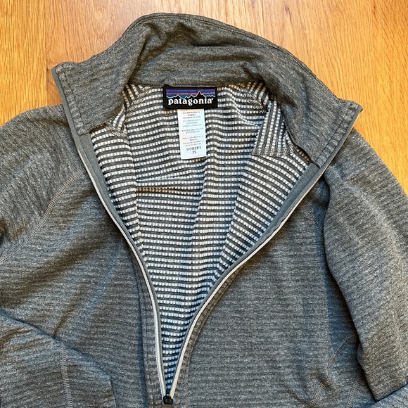 Patagonia; 1/2 zip - Picture 3 of 4